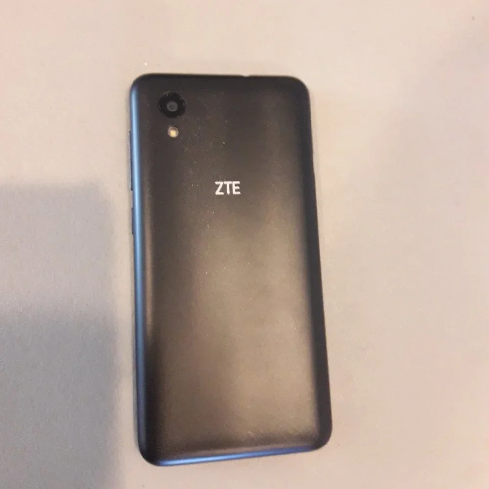 ZTE BLADE L8 2G/3G 1GB/32GB Smartphone International+Latin